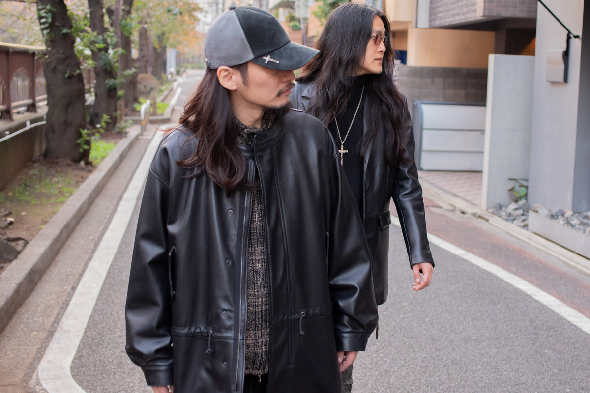 ライダースとは異なる表現で楽しむ、STRUMのレザーアウター – STRUM