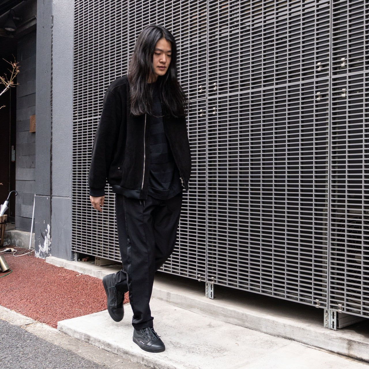 Sheepskin suede ribbed blouson "DUKE" with elegant texture to create a calm atmosphere