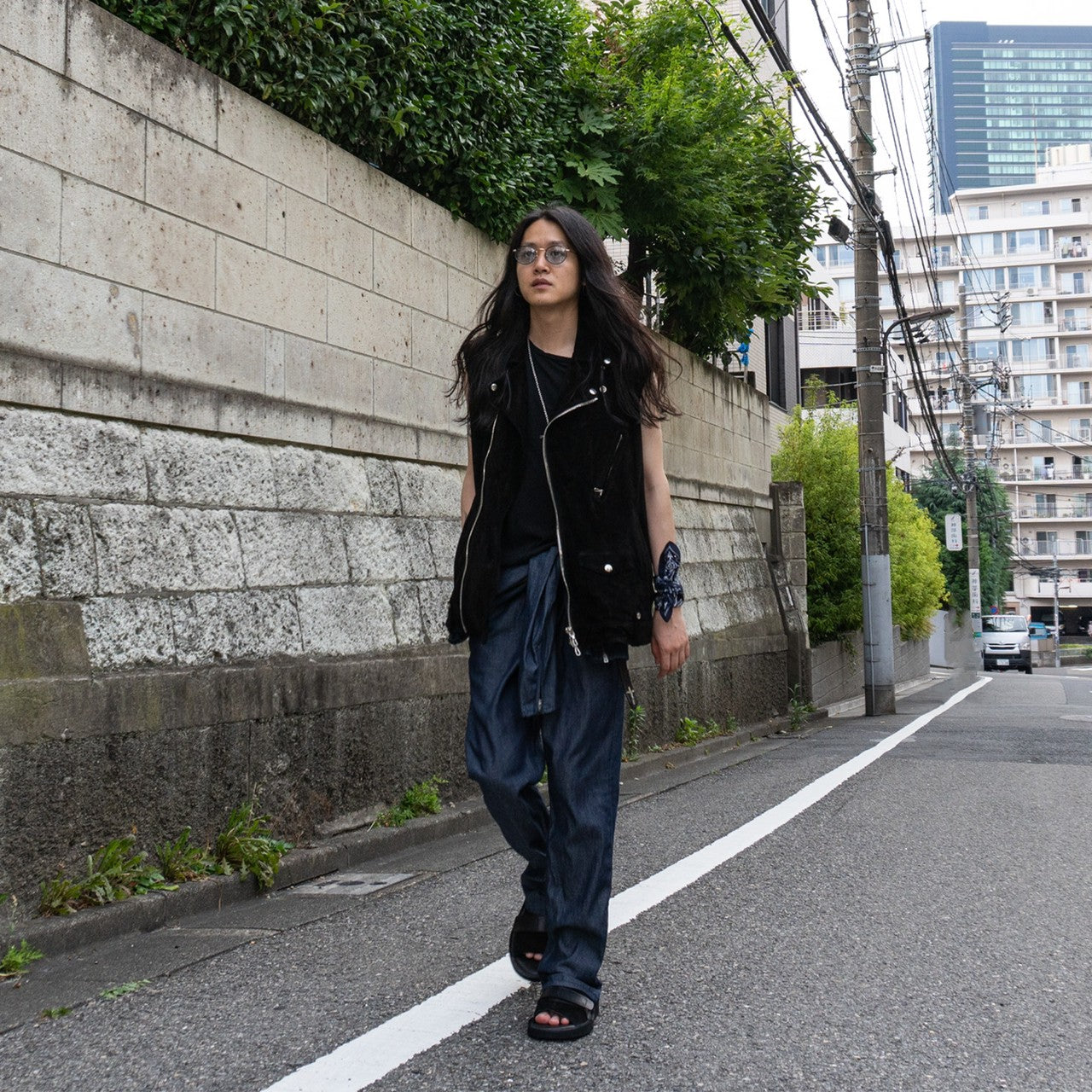 ワイドパンツを大人が着こなすコツとは?