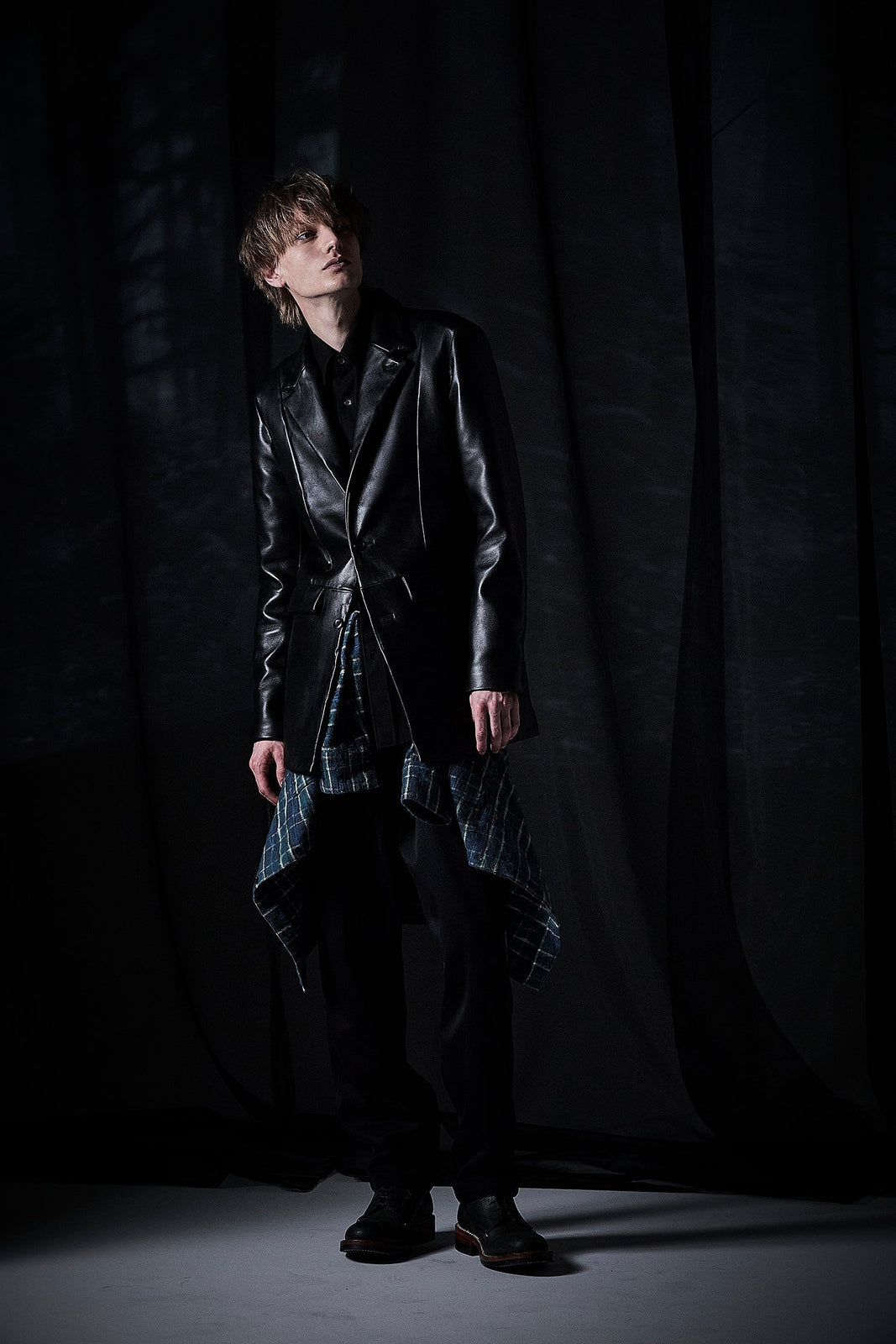 LOOK 01