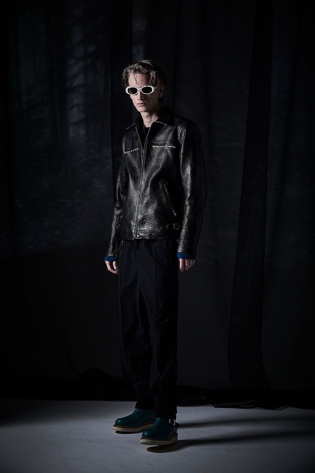 LOOK 02