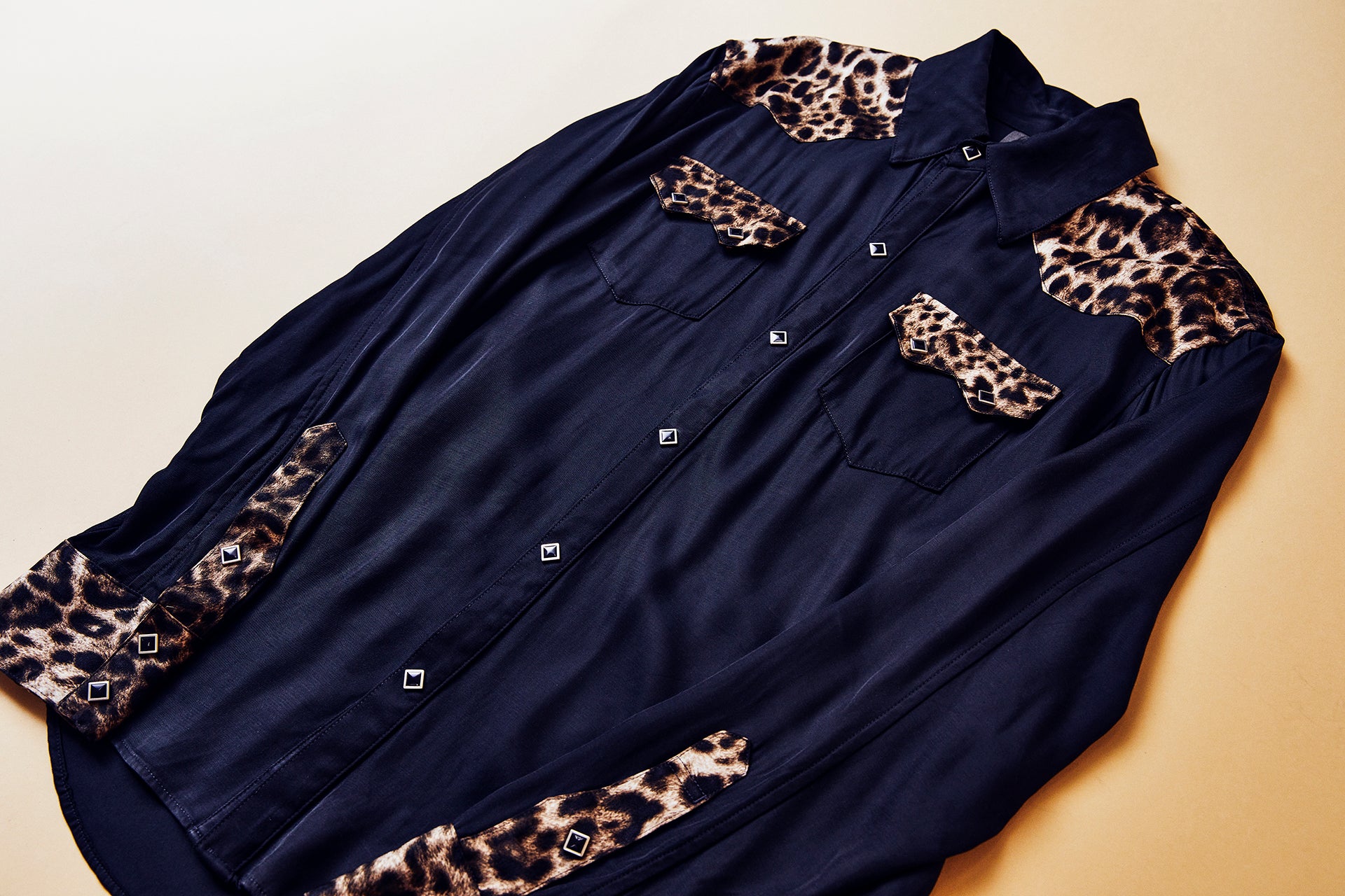 TOPS | シャツやフーディー等 – STRUM OFFICIAL