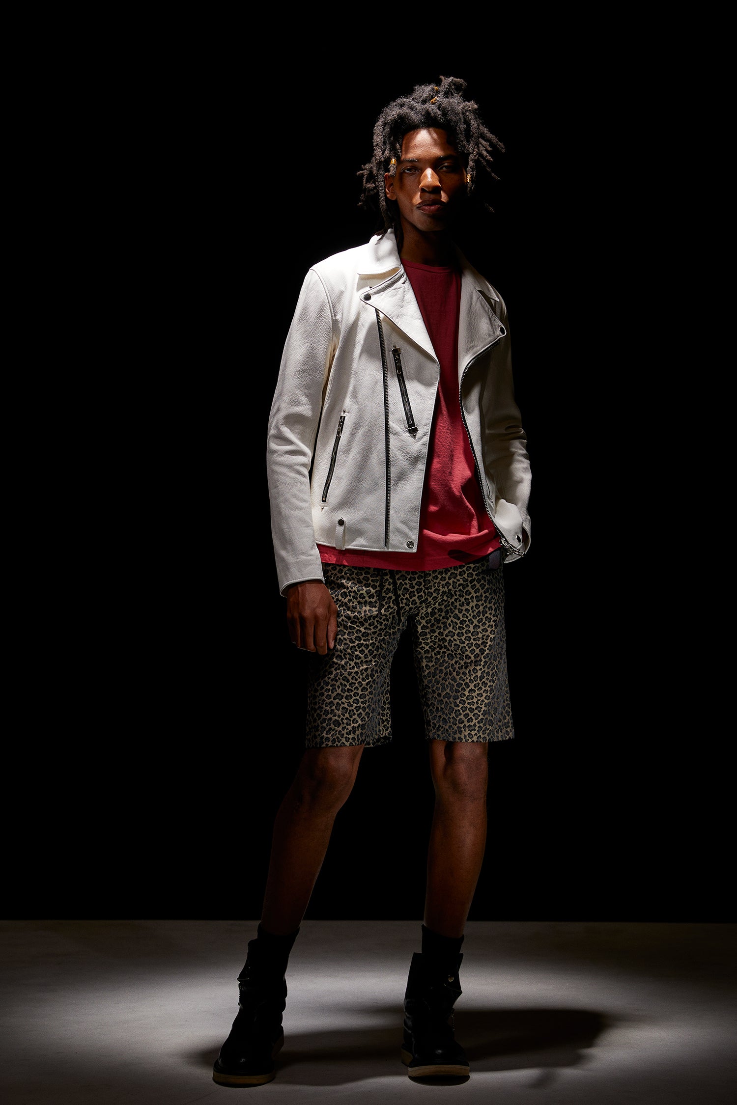 Load image into Gallery viewer, Nylon Cotton Two-Bath Dyed Leopard Jacquard Shorts - BROWN