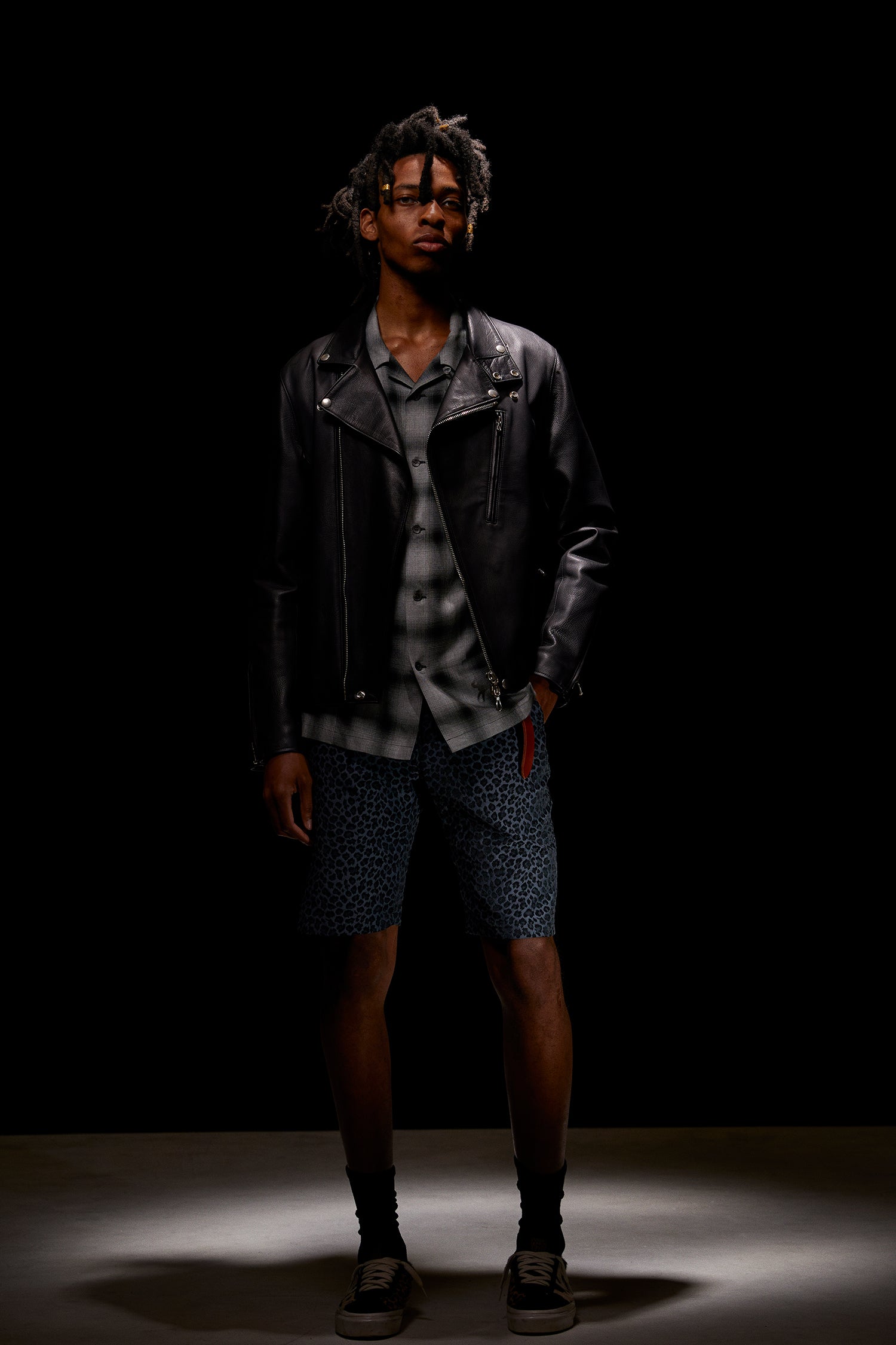 Load image into Gallery viewer, Nylon Cotton Two-Bath Dyed Leopard Jacquard Shorts - GRAY