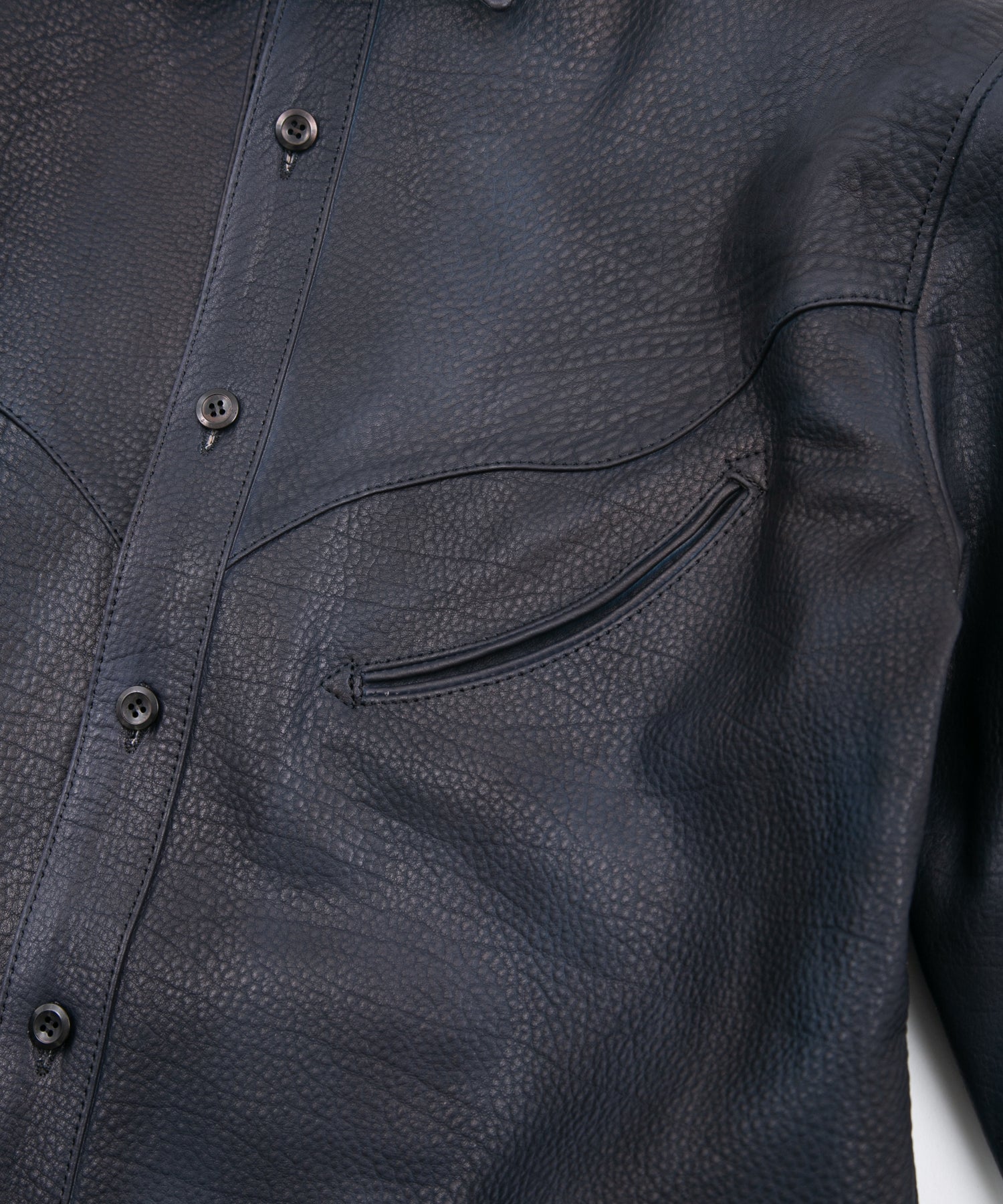 Load image into Gallery viewer, White tanned and vegetable tanned calfskin Burning dyed - Product Burning Dyed EDDIE Western Shirt - JEAN BLACK