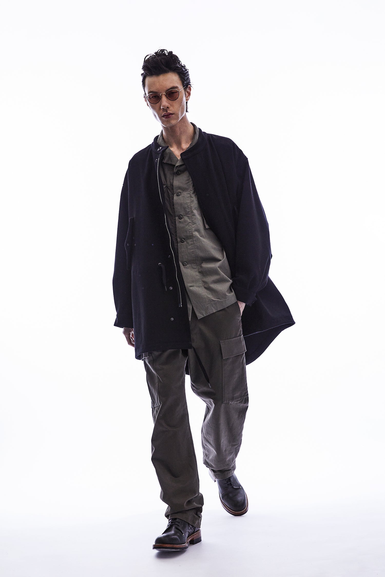Load image into Gallery viewer, Wool & Nylon W Cloth Vintage Tumbler Fishtail Coat - BLACK