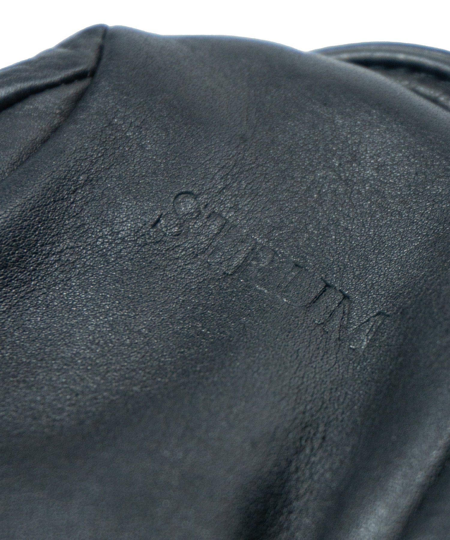Load image into Gallery viewer, Oil Calfskin Riders Key Case - BLACK