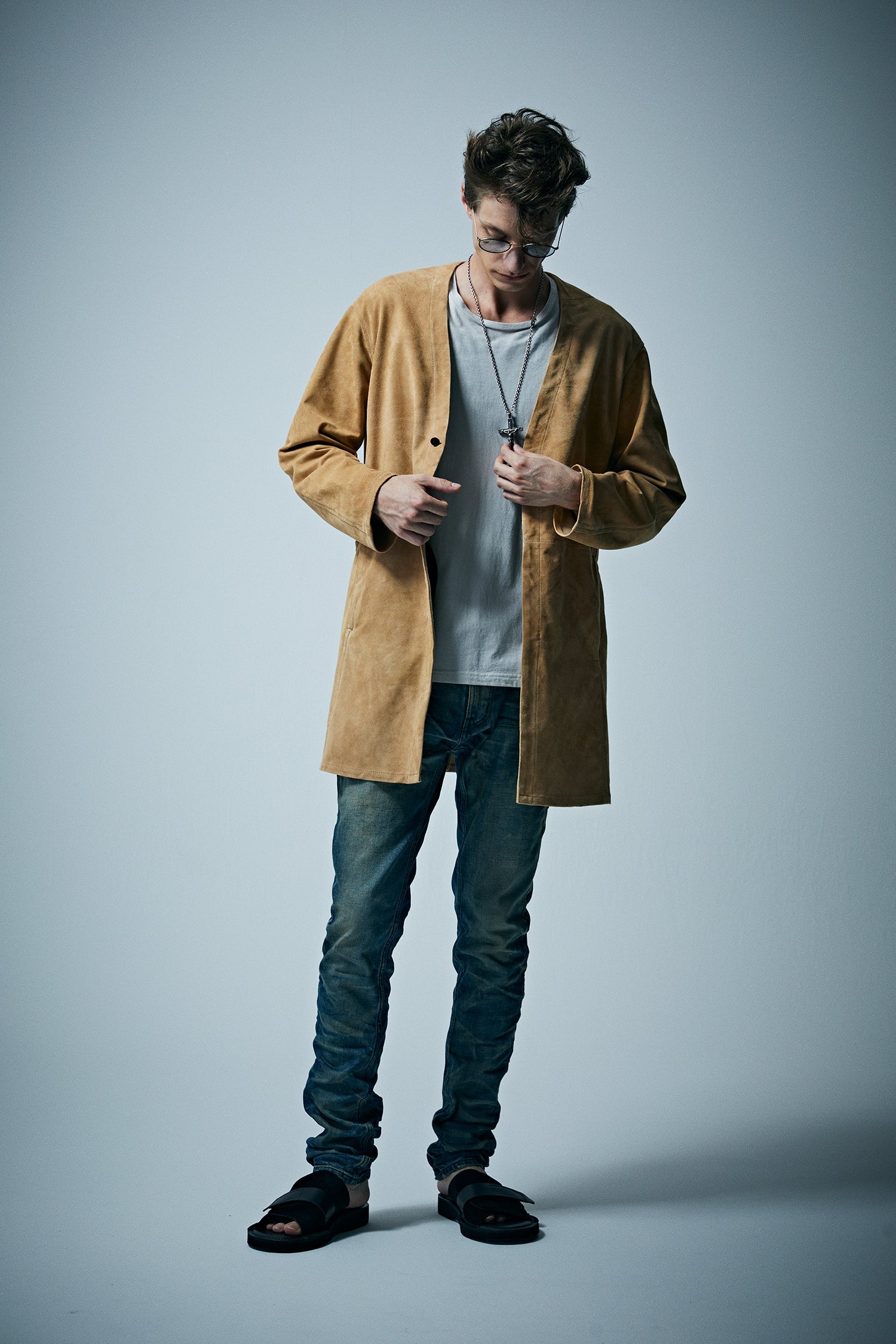 Load image into Gallery viewer, Calf Suede Long ALTERNA Cardigan - BEIGE