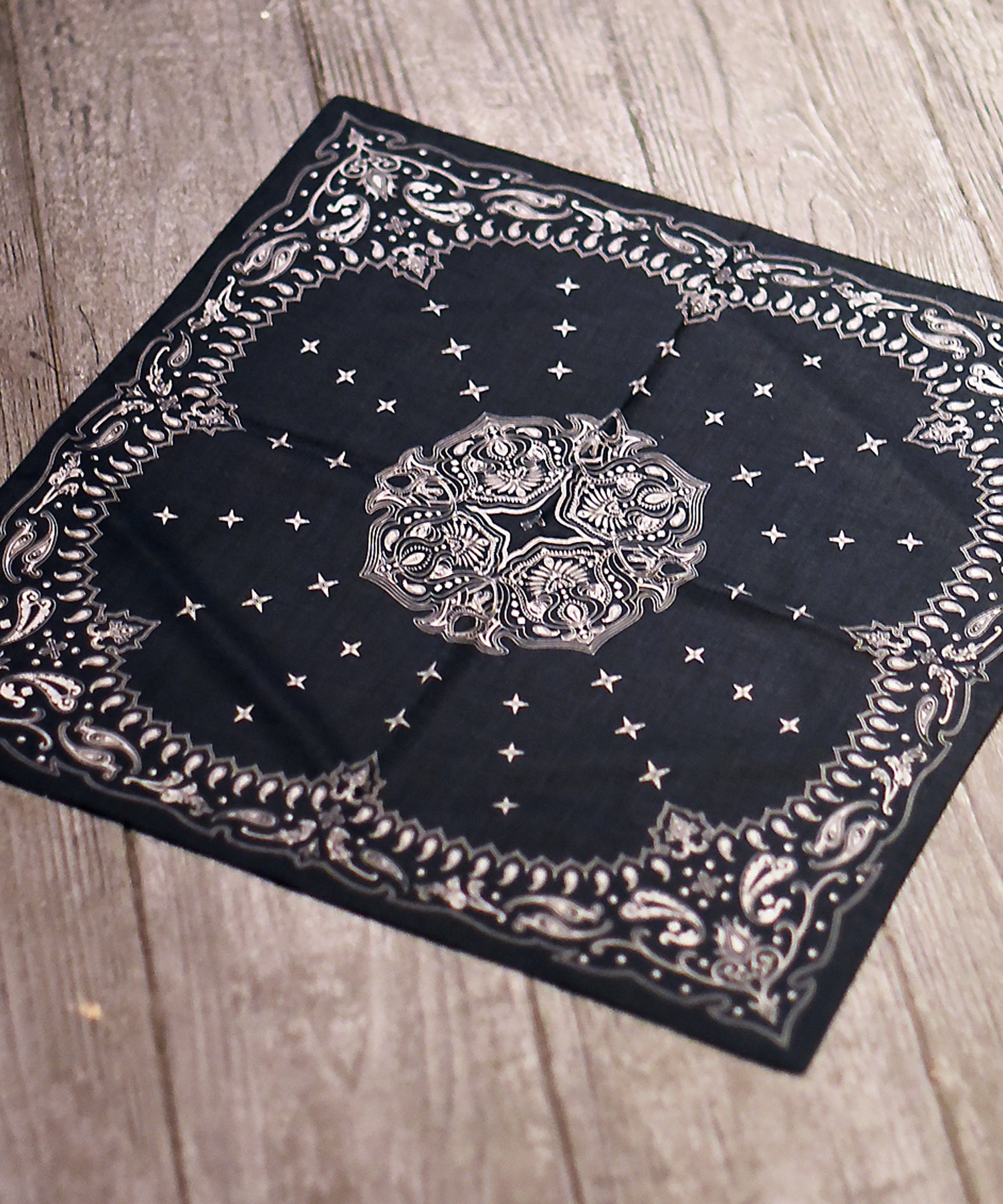 Load image into Gallery viewer, Silk Cotton Bandana