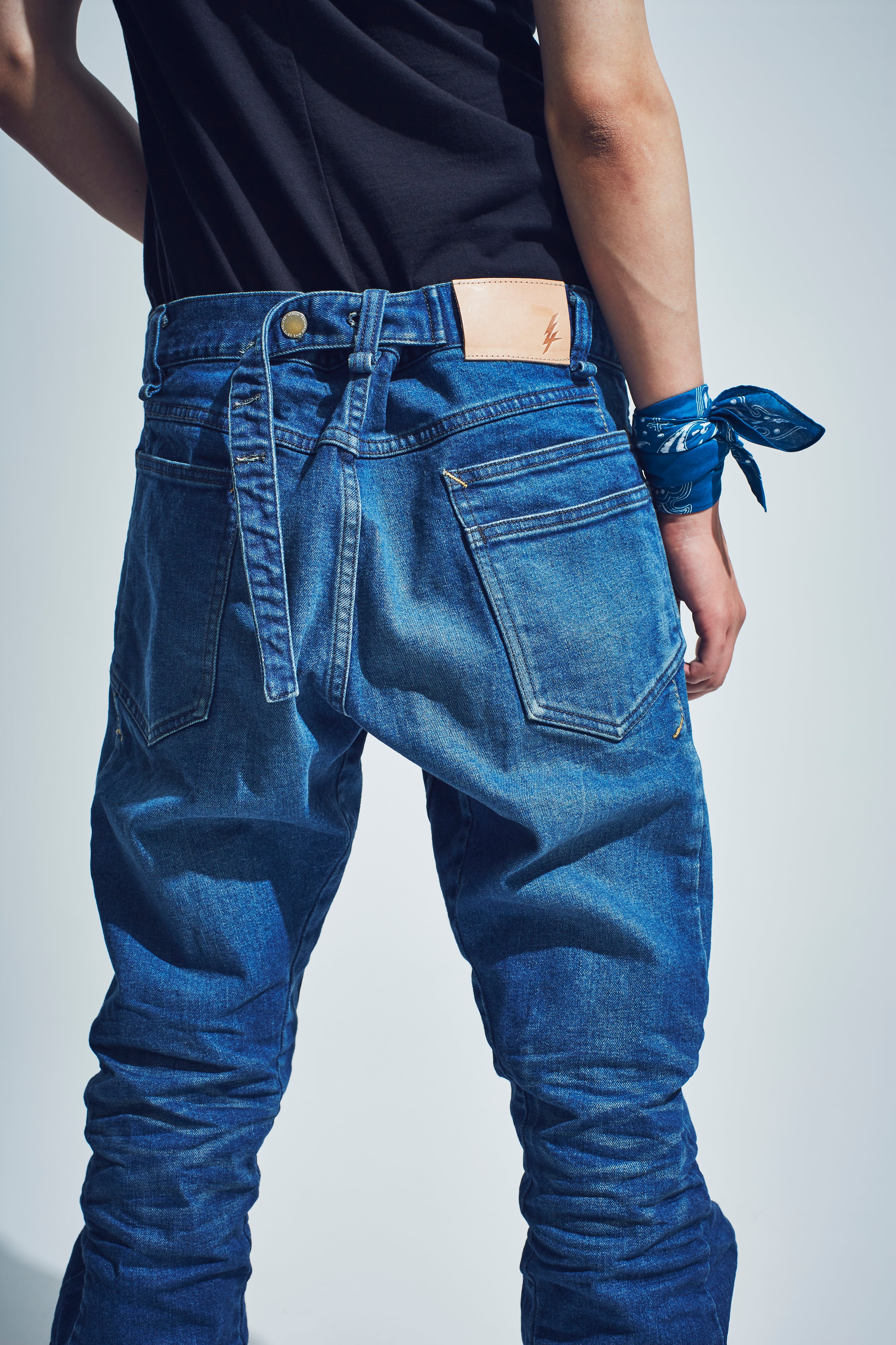 Load image into Gallery viewer, 12.5oz Organic Cotton Stretch Denim Box Wide Straight Jeans / INDIGO