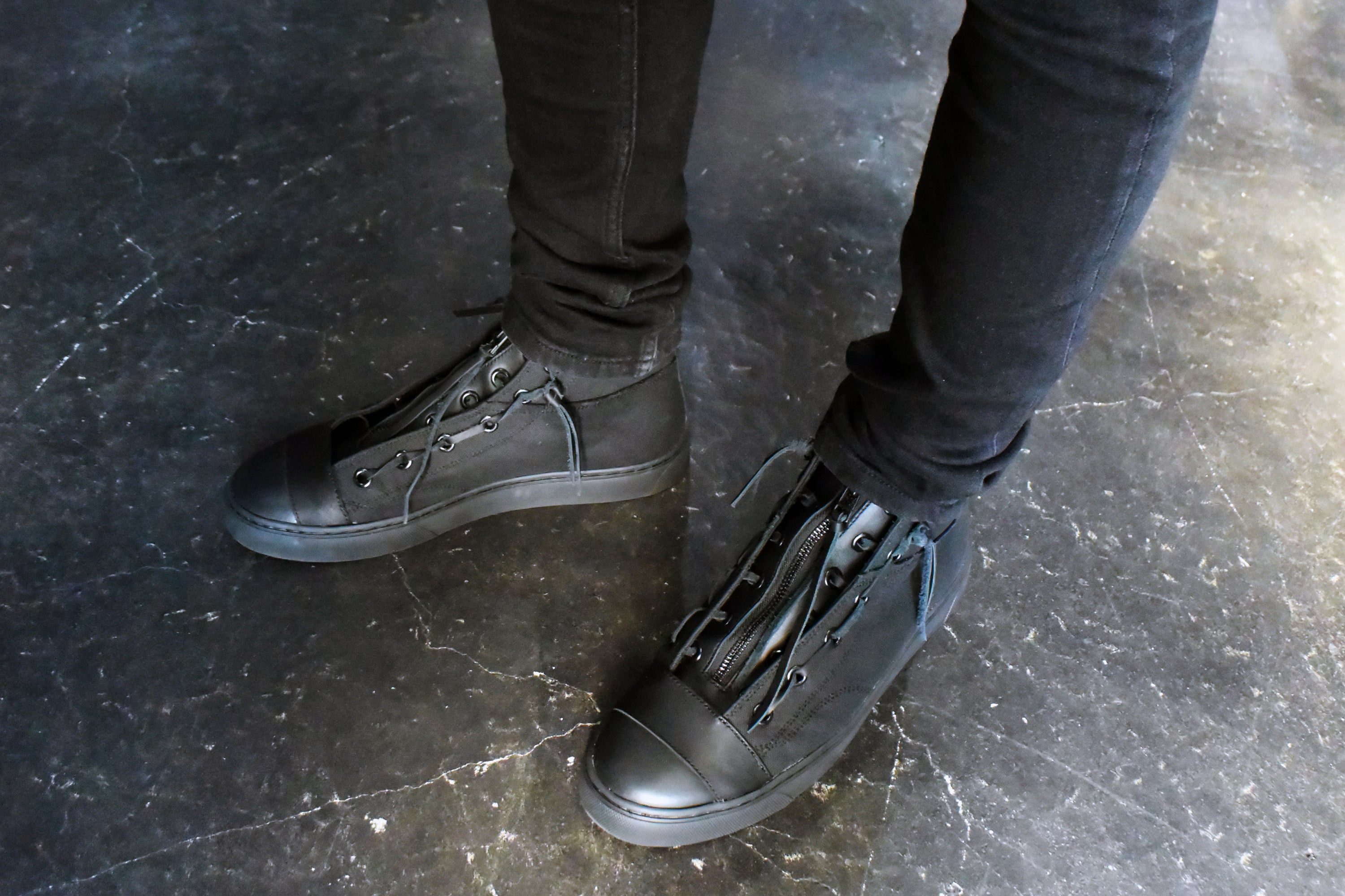 Load image into Gallery viewer, Leather Zip Tan Sneakers BLACK REVOLT 2 - ALL BLACK