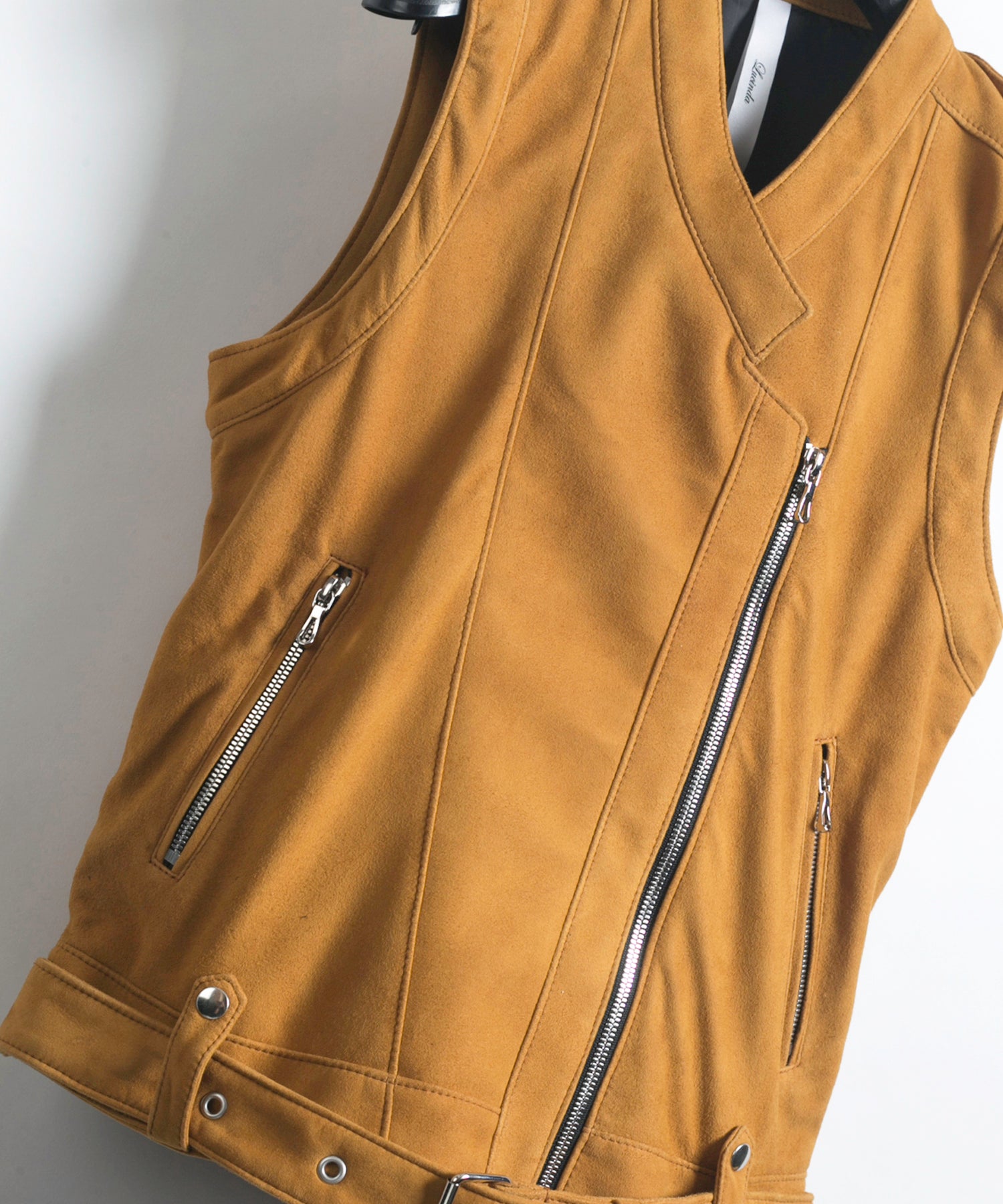 Load image into Gallery viewer, Lucinda Highland Lamb Silky Suede Vest / Camel