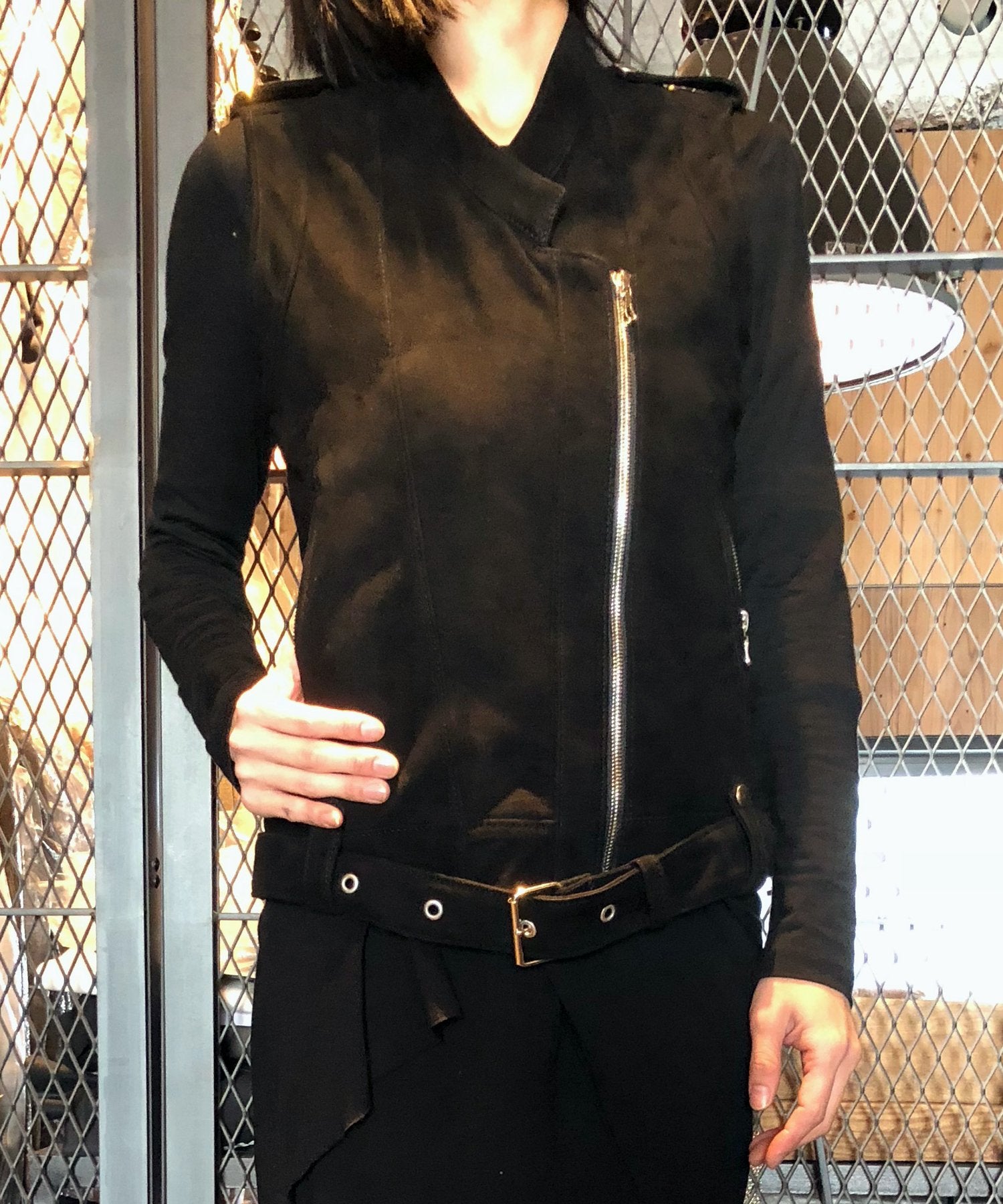 Load image into Gallery viewer, Lucinda Highland Lamb Silky Suede Vest / Black