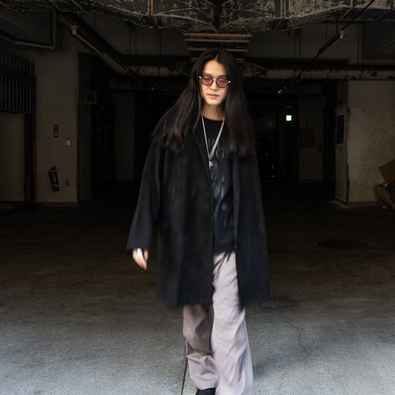 新たなモデルのオーバーサイズミドルコート『BILL』