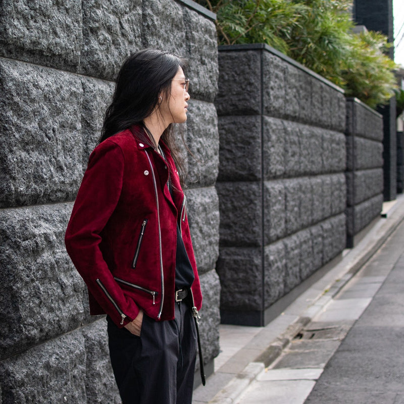 『赤黒』コーデを着こなそう！