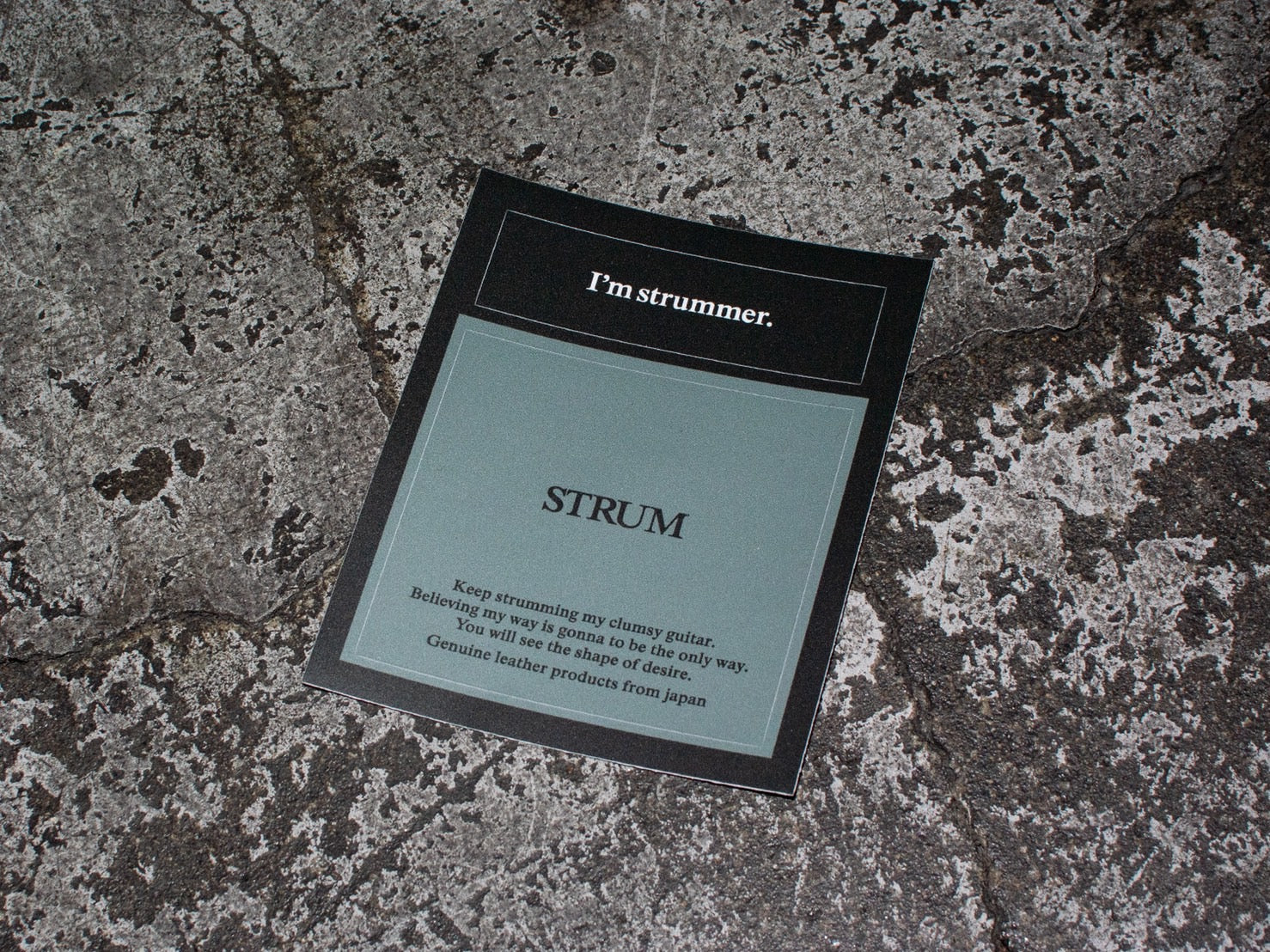 Present "STRUM Original Sticker"