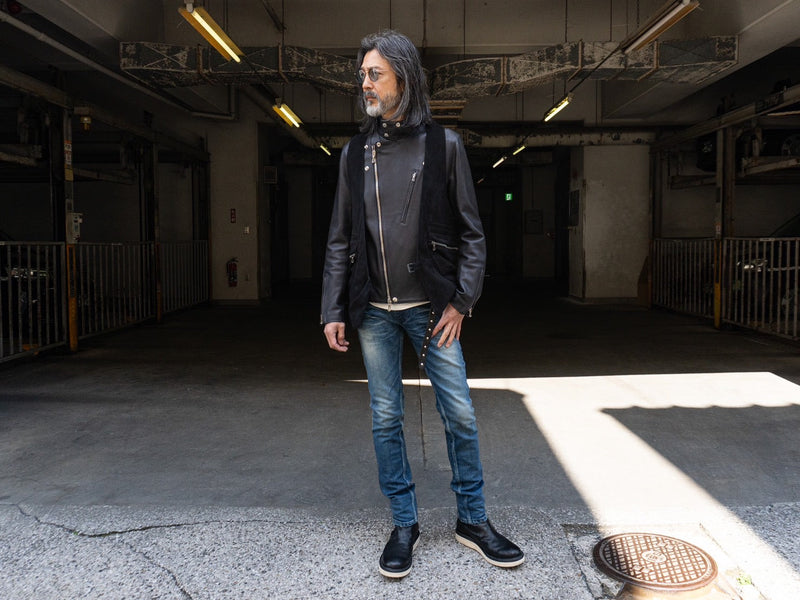 シープスエードの上質な風合いが際立つ、新作レザータクティカルベスト『HI-STEP』