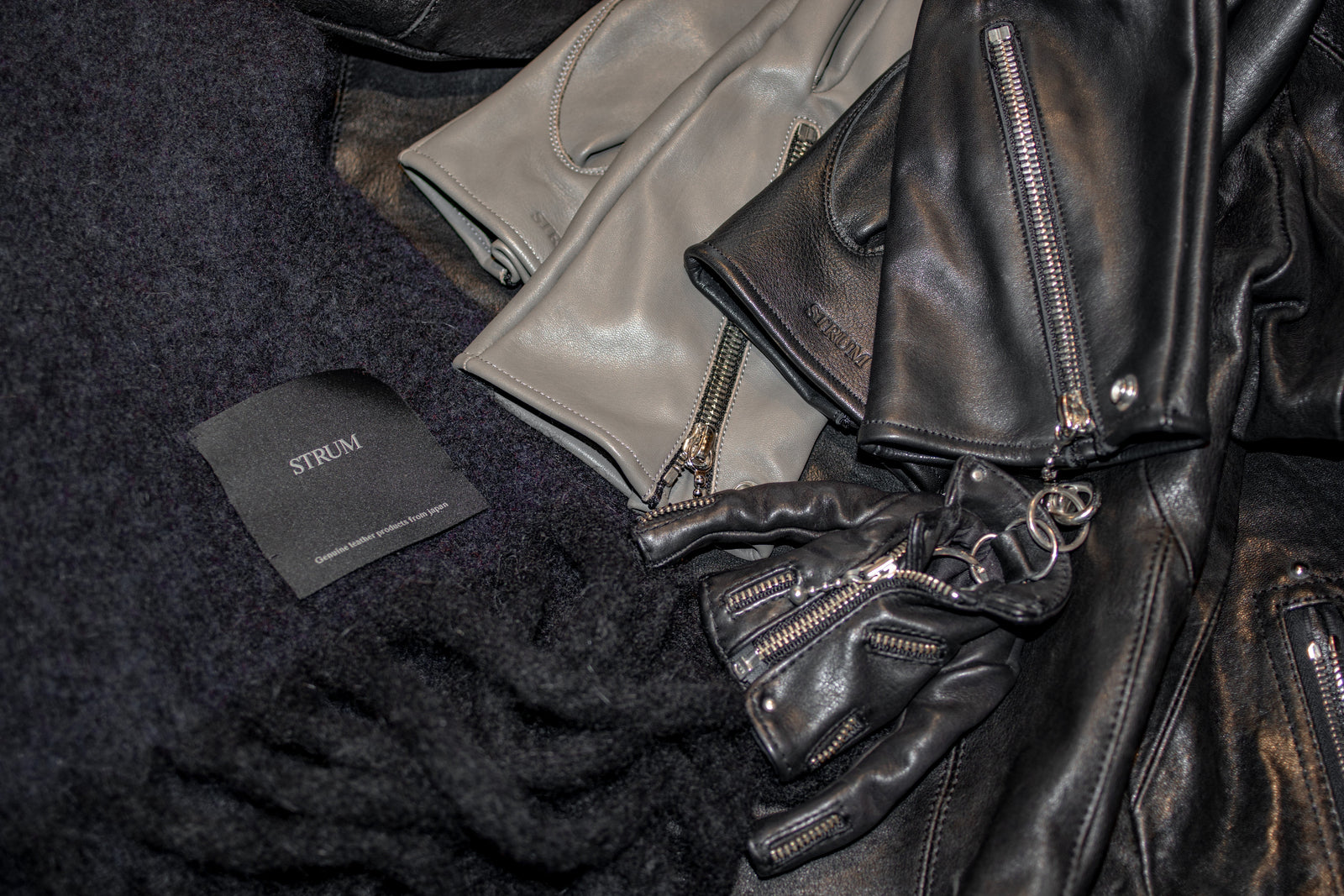 レザースタイルに添える、冬の小物特集