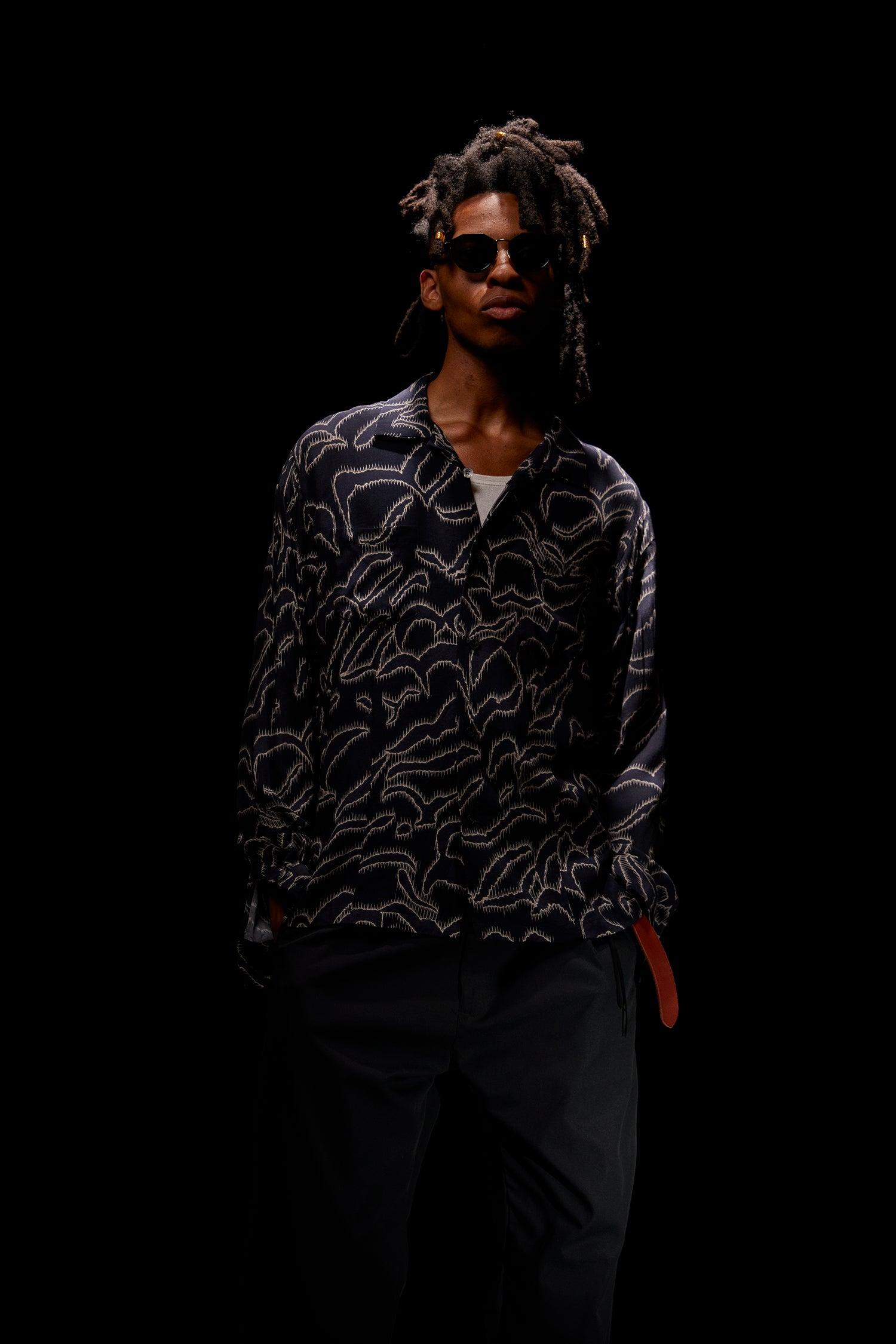 キュプラ レーヨン プリント L/S 開襟シャツ - NAVY – STRUM OFFICIAL