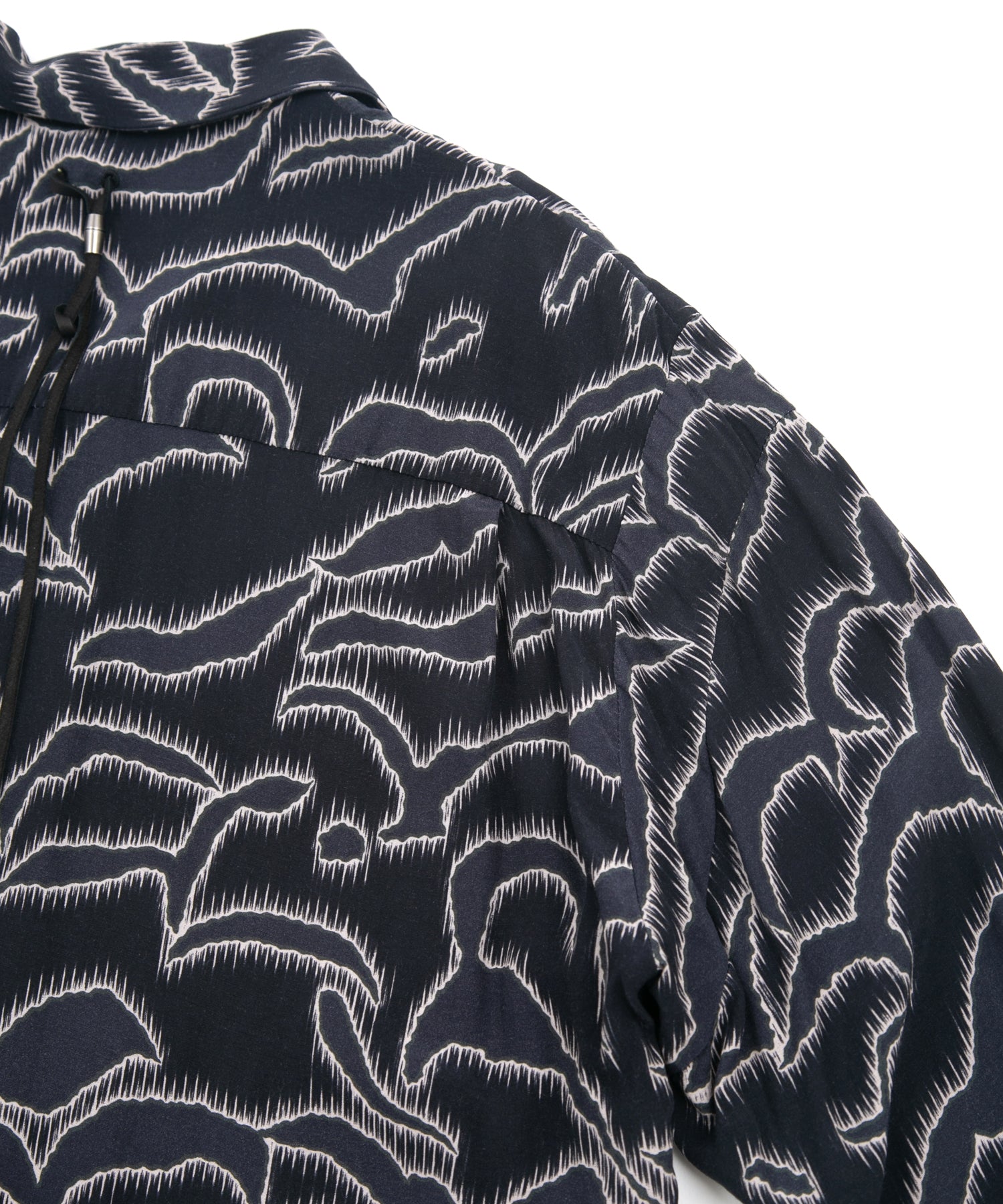 Load image into Gallery viewer, Cupra Rayon Printed L/S Open Collar Shirt - NAVY