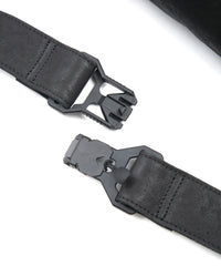 フルタンニン ピット鞣し シュリンク ホースハイド HIGH THROTTLE ボディーバッグ  - BLACK × BLACK