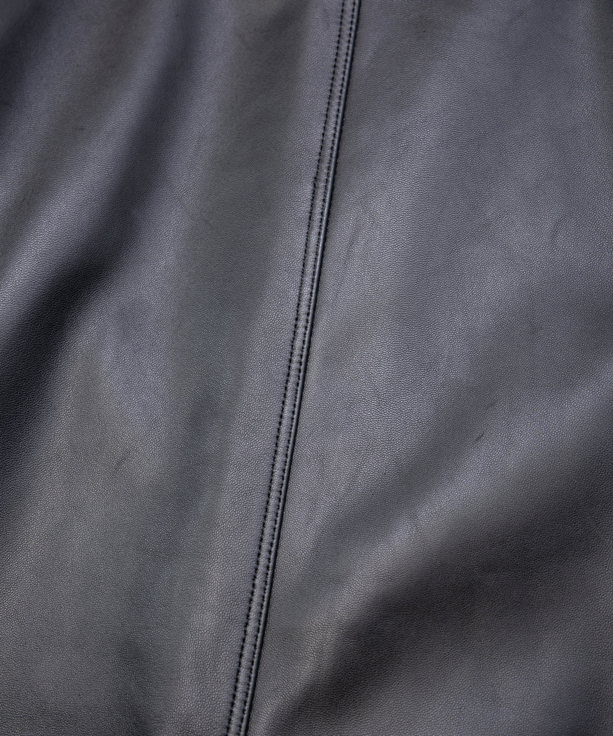 モンゴル ラム RUMBLE [DARK] フィッシュテールコート - BLACK