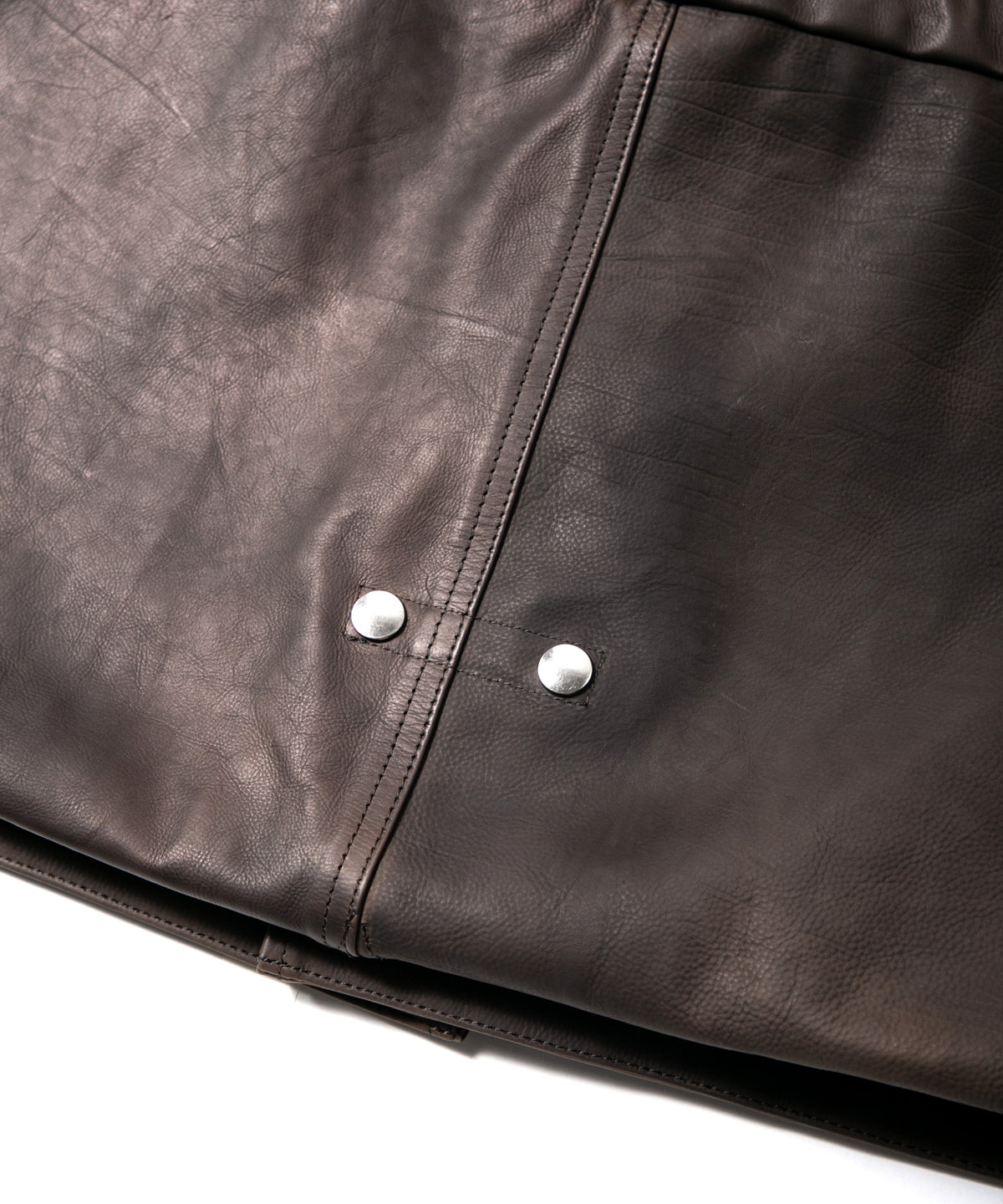 ハイブリッド タンニン鞣し カーフスキン 燃焼製品染め Burning Dyed  RUMBLE フィッシュテールコート - MILITARY BLACK