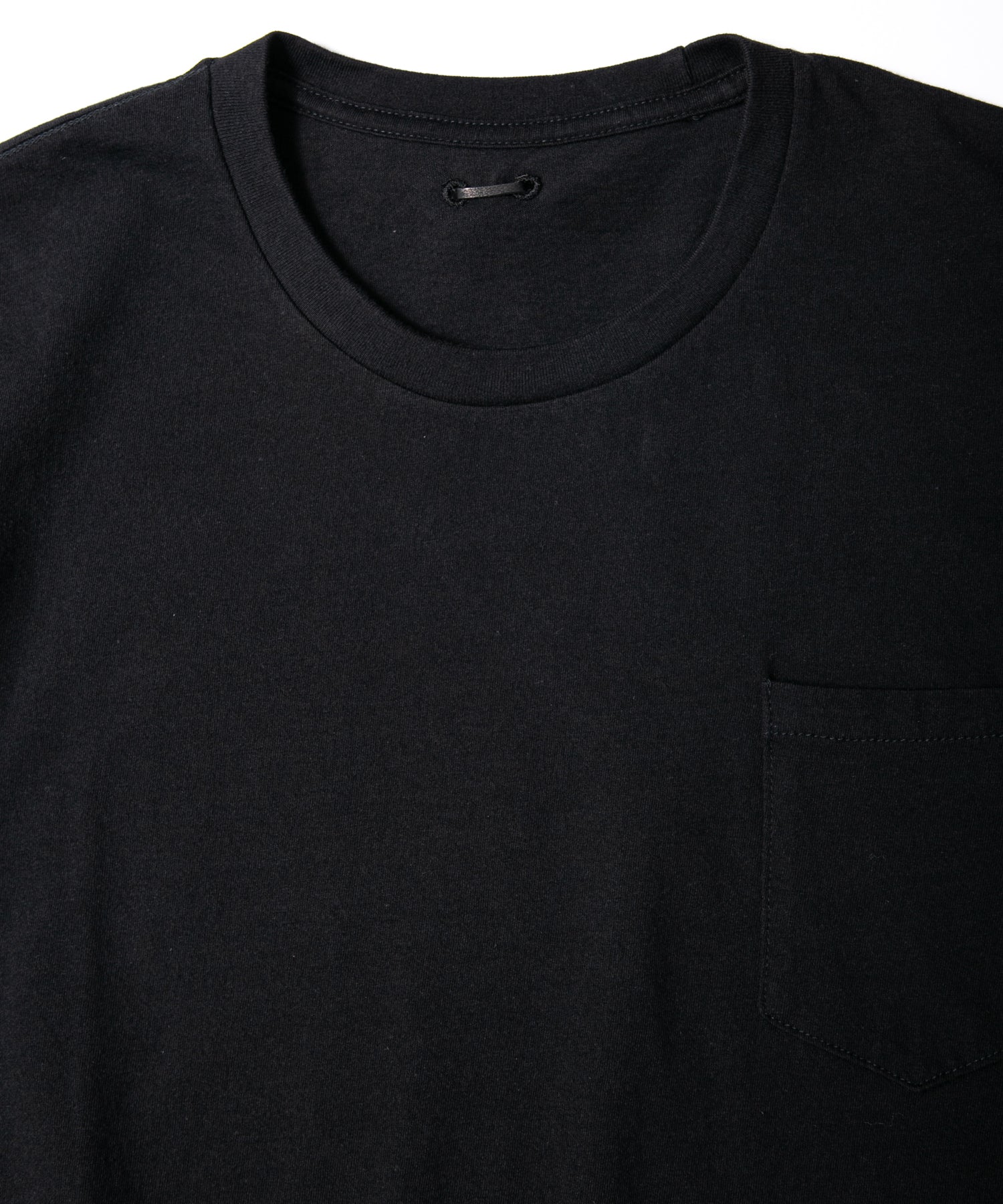 画像をギャラリービューアに読み込む, 30/-ナチュラルソフト天竺 胸ポケット クルーネック Tシャツ（ジャストフィット） - BLACK