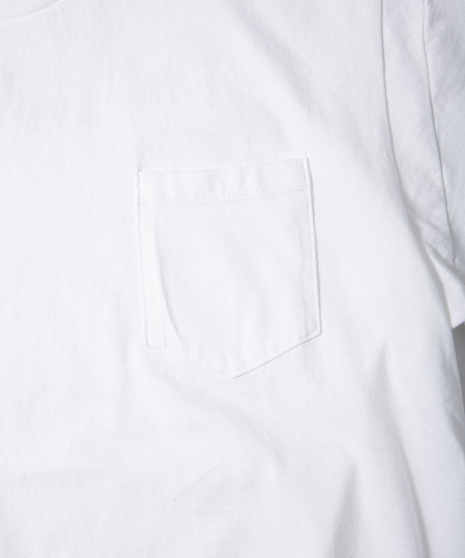 画像をギャラリービューアに読み込む, 30/-ナチュラルソフト天竺 胸ポケット クルーネック Tシャツ（ジャストフィット） - WHITE