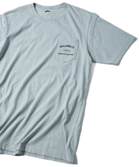30/-ナチュラルソフト天竺 胸ポケット クルーネック プリントTシャツ（ジャストフィット） - GRAY GREEN