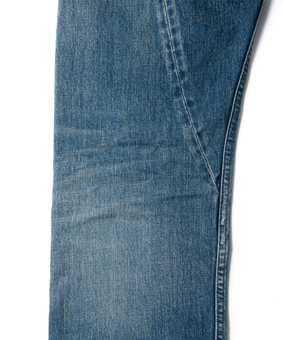 14oz ディープブルー ヘビーセルヴィッチ デニム 1977 レギュラーストレート クラッシュ & リペア + ユーズド加工 - INDIGO