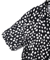 キュプラ レーヨン 豹柄プリントH/S 開襟シャツ  - BLACK