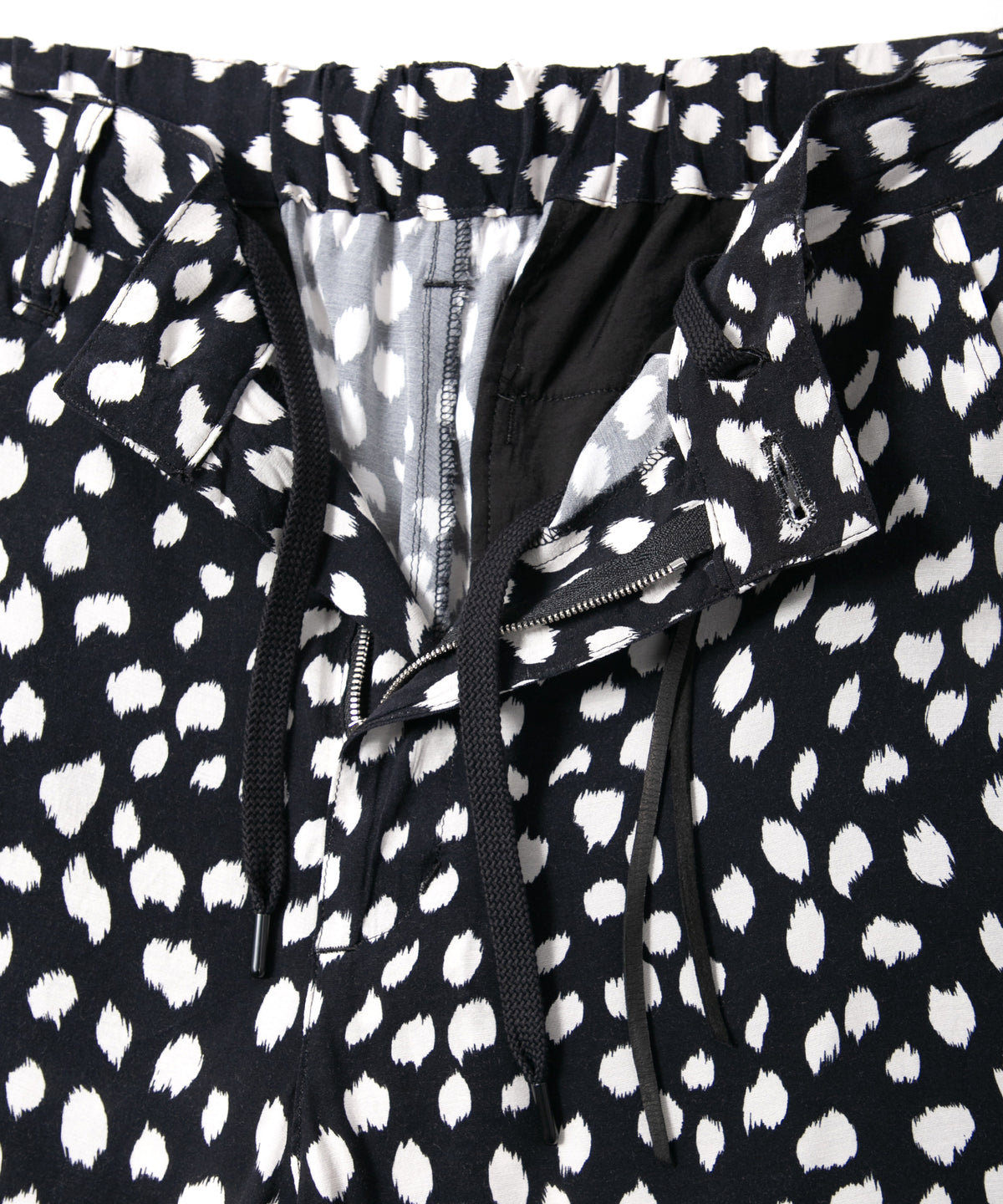 キュプラ レーヨン 豹柄プリントショートパンツ - BLACK