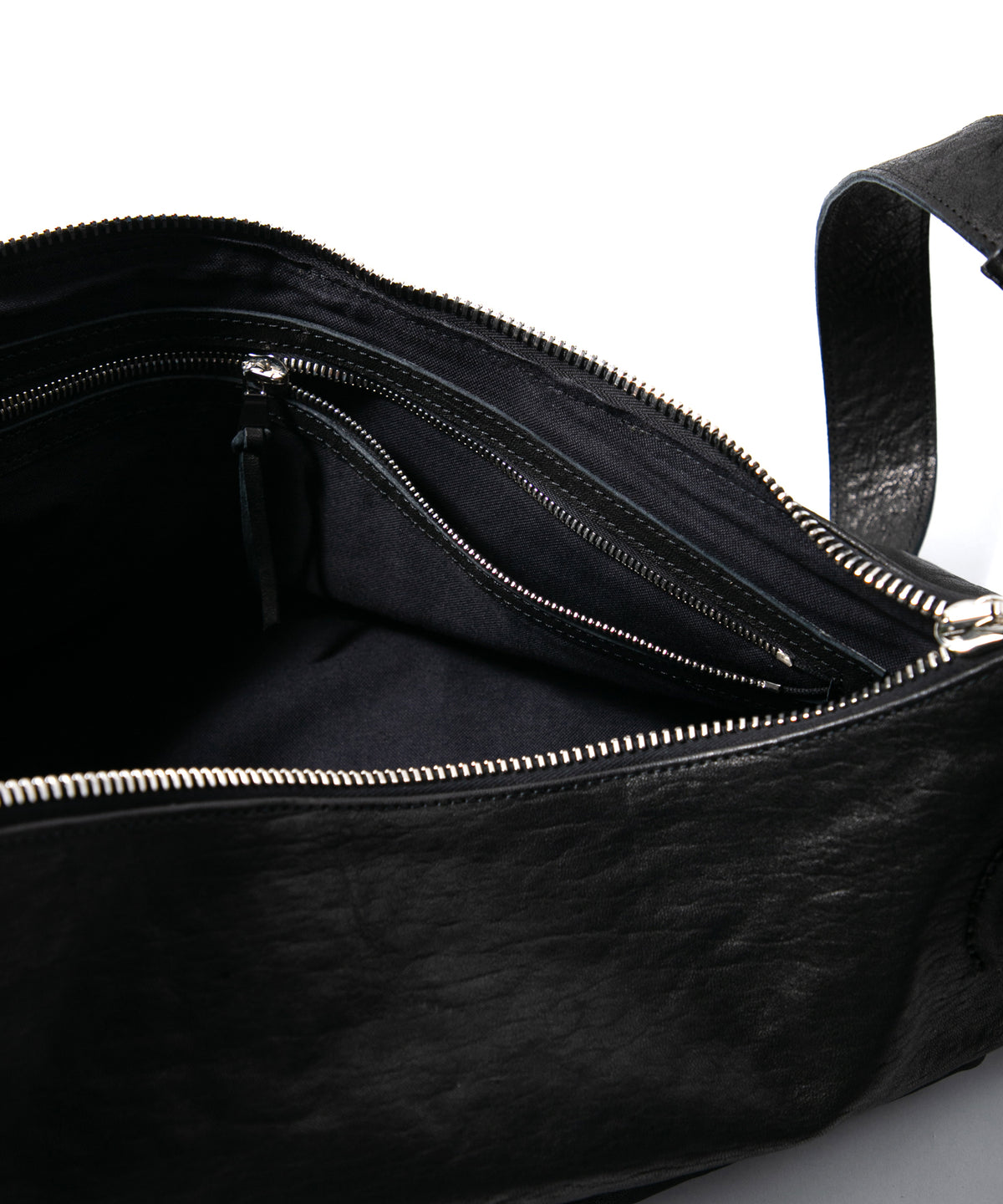 フルタンニン ピット鞣し シュリンク ホースハイド SKYN ラップバッグ  - BLACK