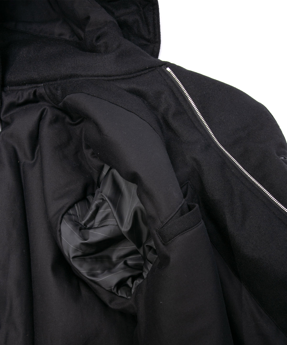 カシミア混 ストレッチ リサイクルウール ツイル 高機能中綿フライトジャケット - BLACK