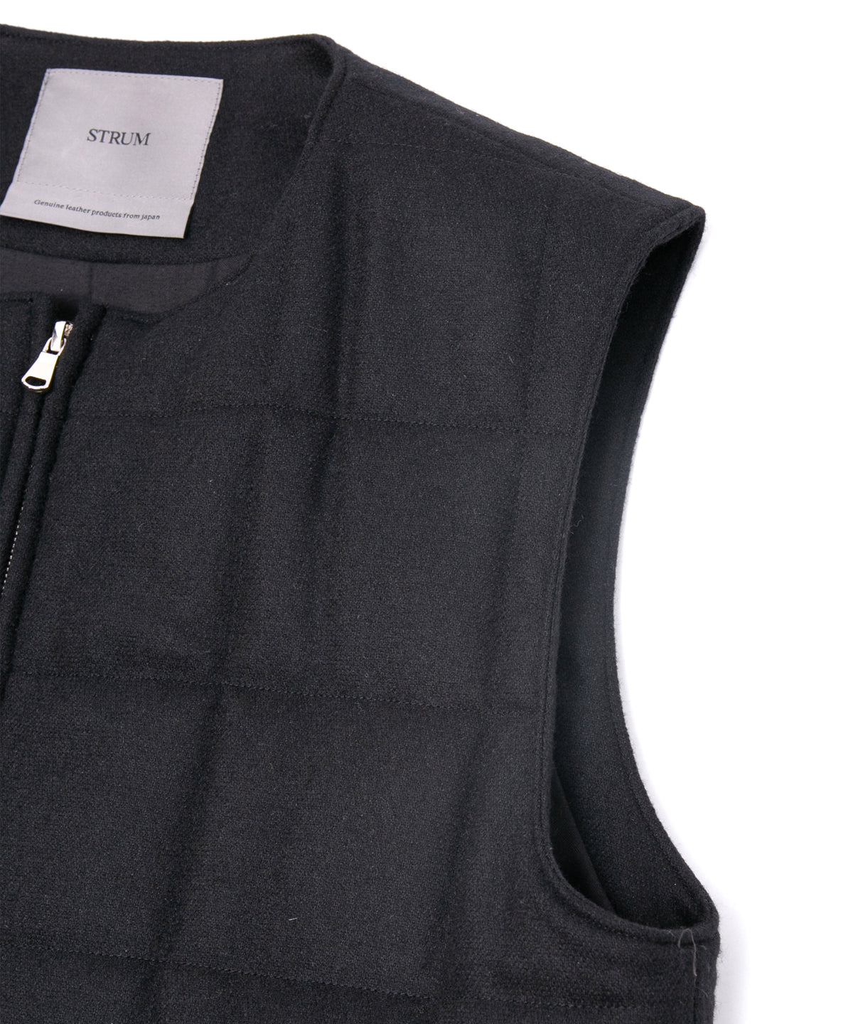 カシミア混 ストレッチ リサイクルウール ツイル 高機能中綿トラックベスト - BLACK