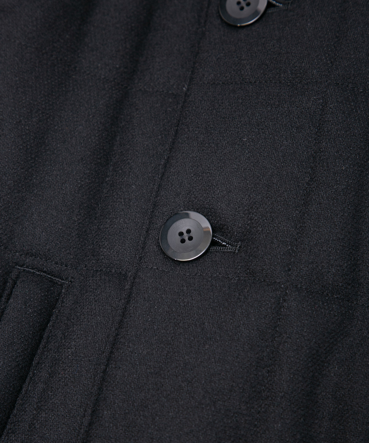 カシミア混 ストレッチ リサイクルウール ツイル 高機能中綿トラックベスト - BLACK