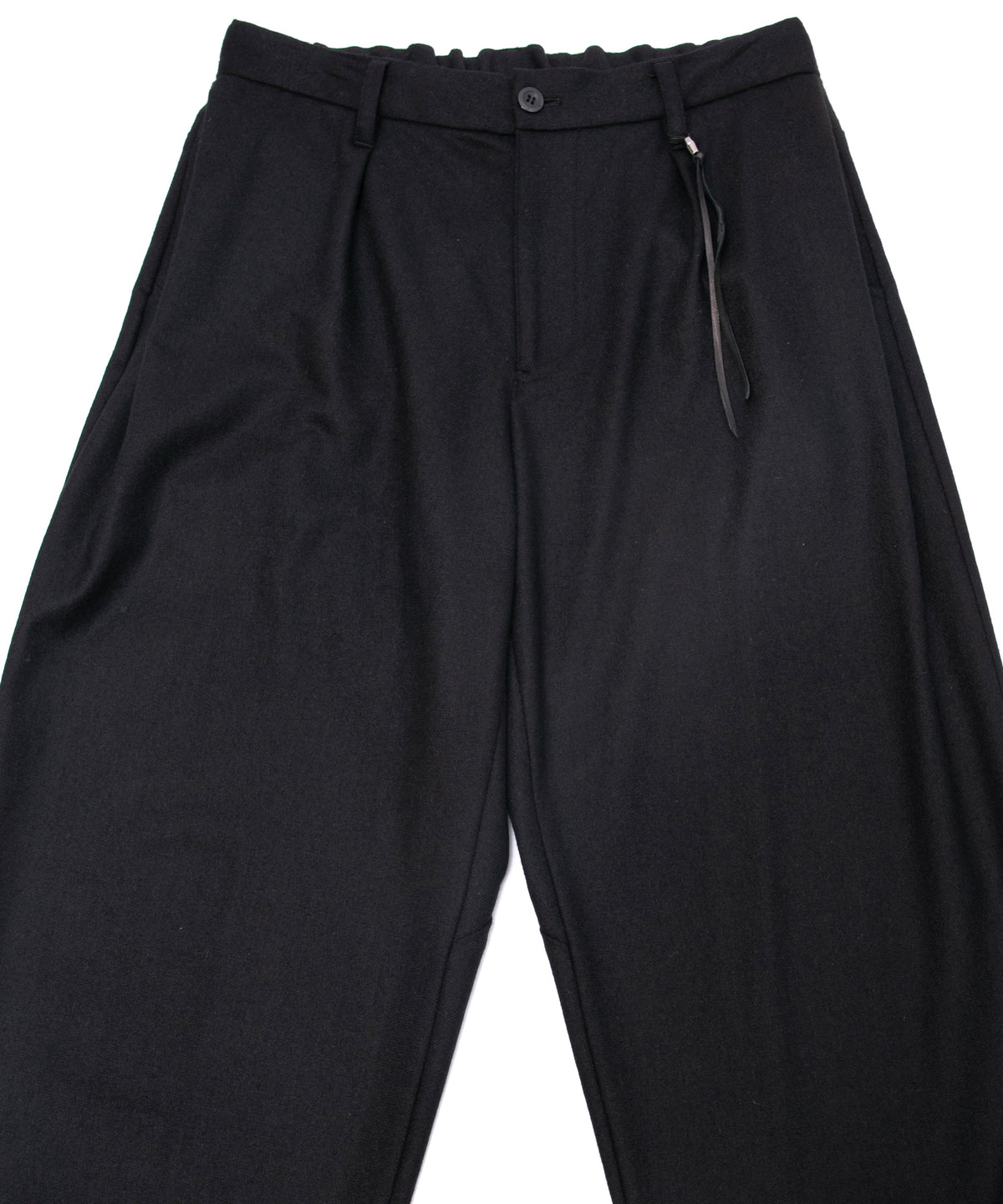 カシミア混 ストレッチ リサイクルウール ツイル バレル ワイド パンツ - BLACK