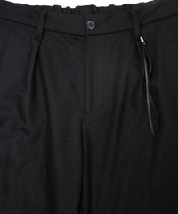 カシミア混 ストレッチ リサイクルウール ツイル バレル ワイド パンツ - BLACK
