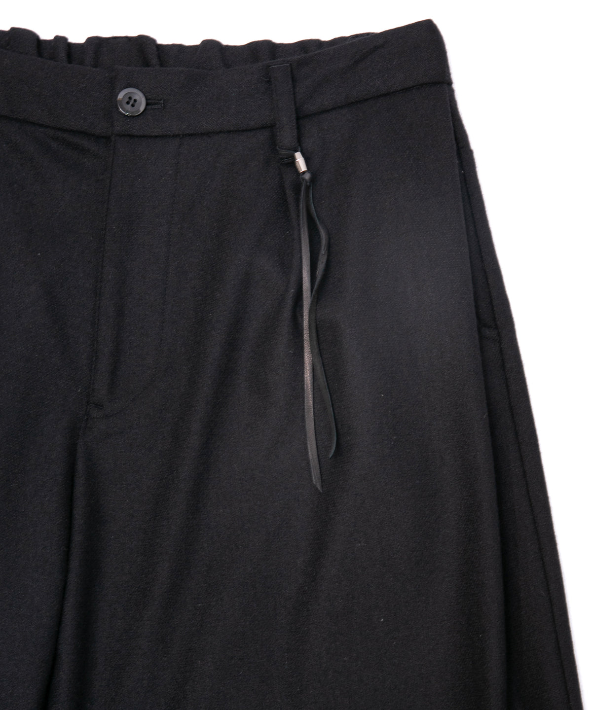 カシミア混 ストレッチ リサイクルウール ツイル バレル ワイド パンツ - BLACK