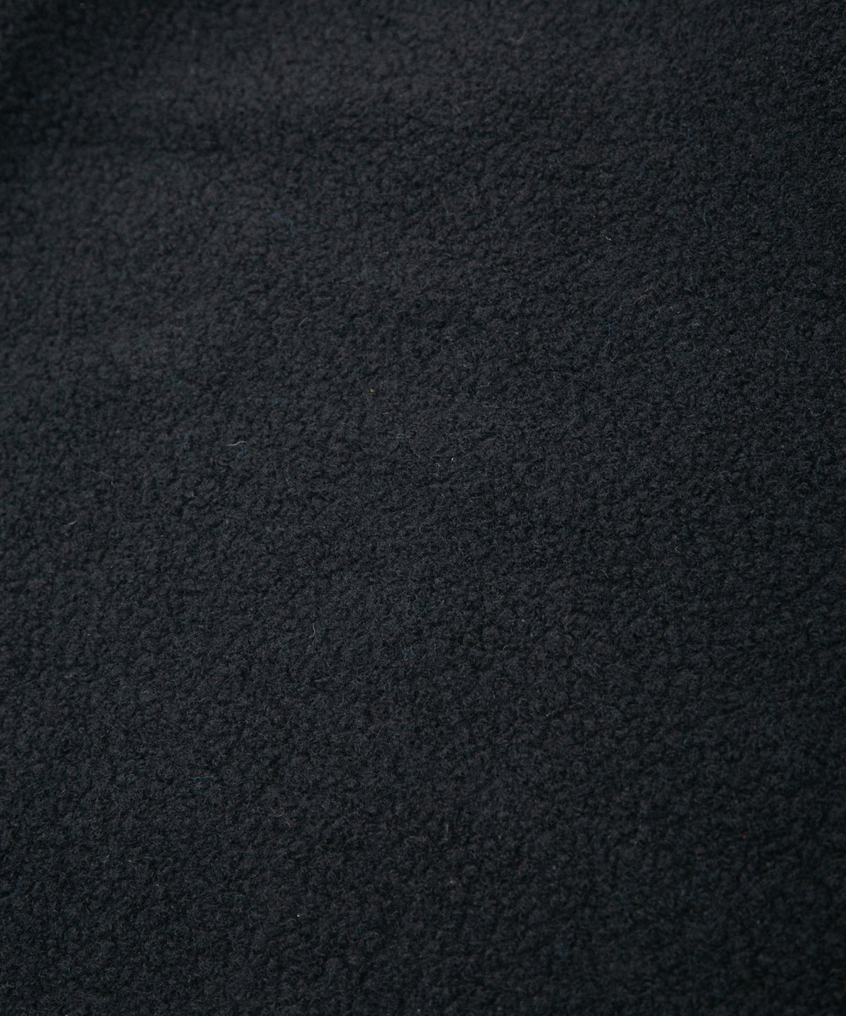 リサイクル ウール テディーフリース クルーネック ロングスリーブ T シャツ - BLACK