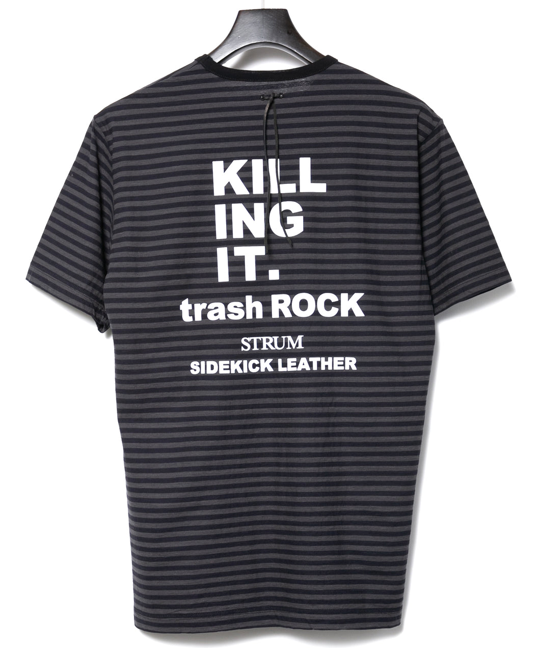 ボーダー強撚天竺 プリント クルーネック Tシャツ（ジャストフィット） - BLACK × GRAY