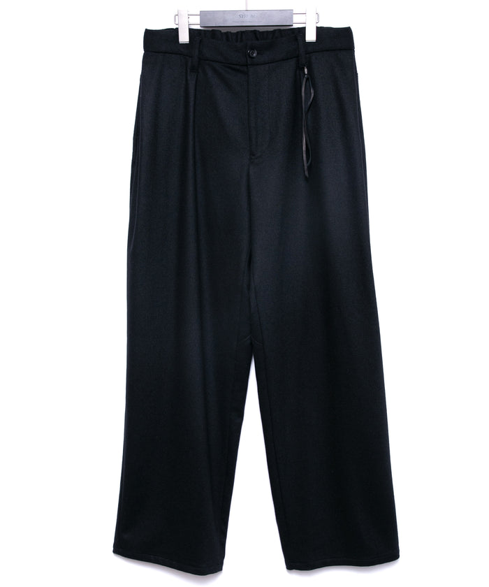 カシミア混 ストレッチ リサイクルウール ツイル バレル ワイド パンツ - BLACK