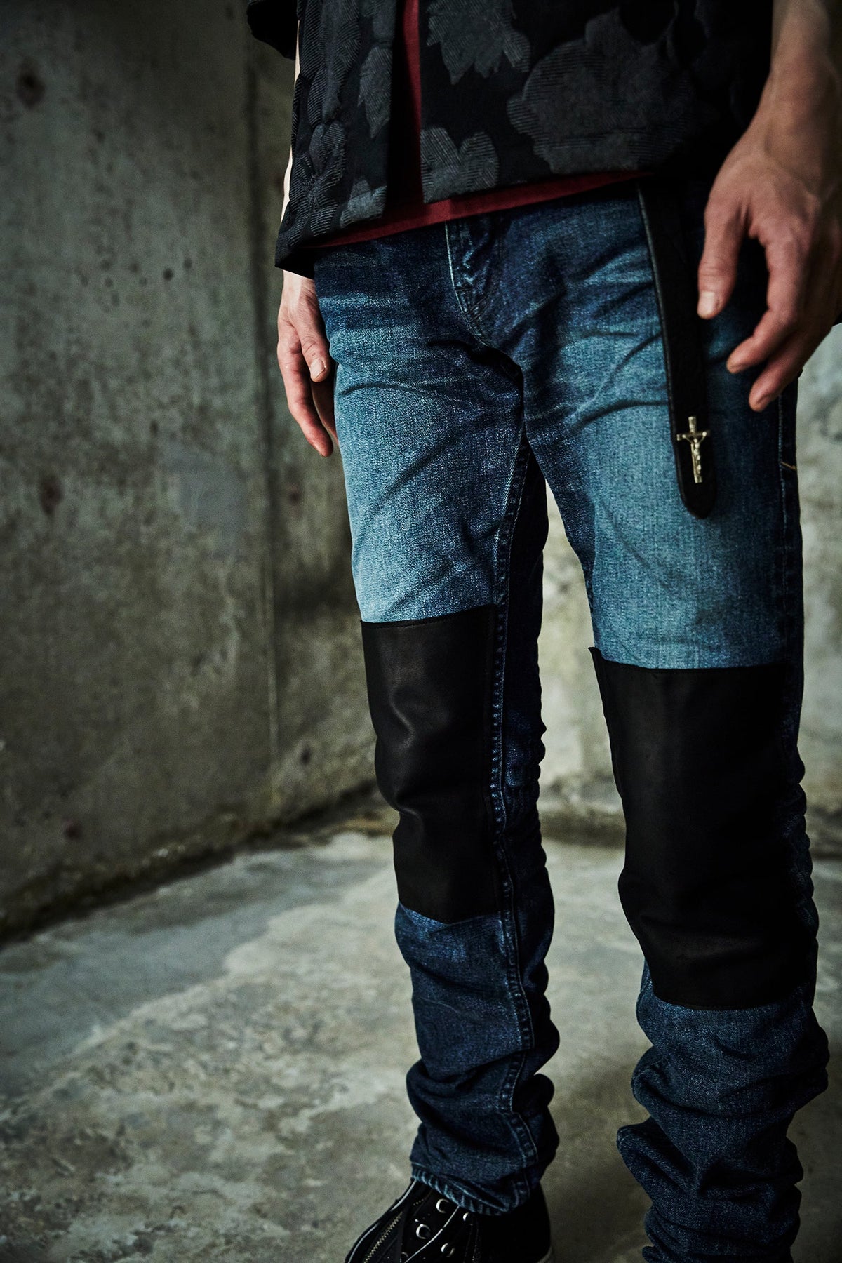 12.5oz Organic Cotton Stretch Denim "TIGHT JOE" Tight Straight Jeans USED PROCESSING & LEATHER W KNEES , POCKET / INDIGO