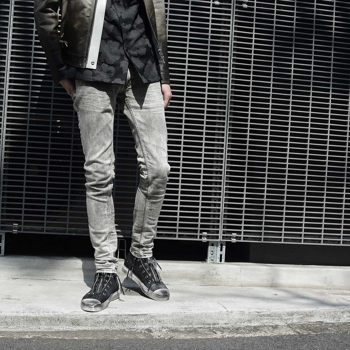 レザージップタン スニーカー BLACK REVOLT 2 / BLACK