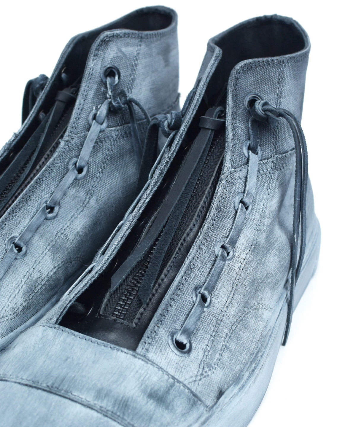 レザージップタン スニーカー BLACK REVOLT 2 / CLOUDY WHITE