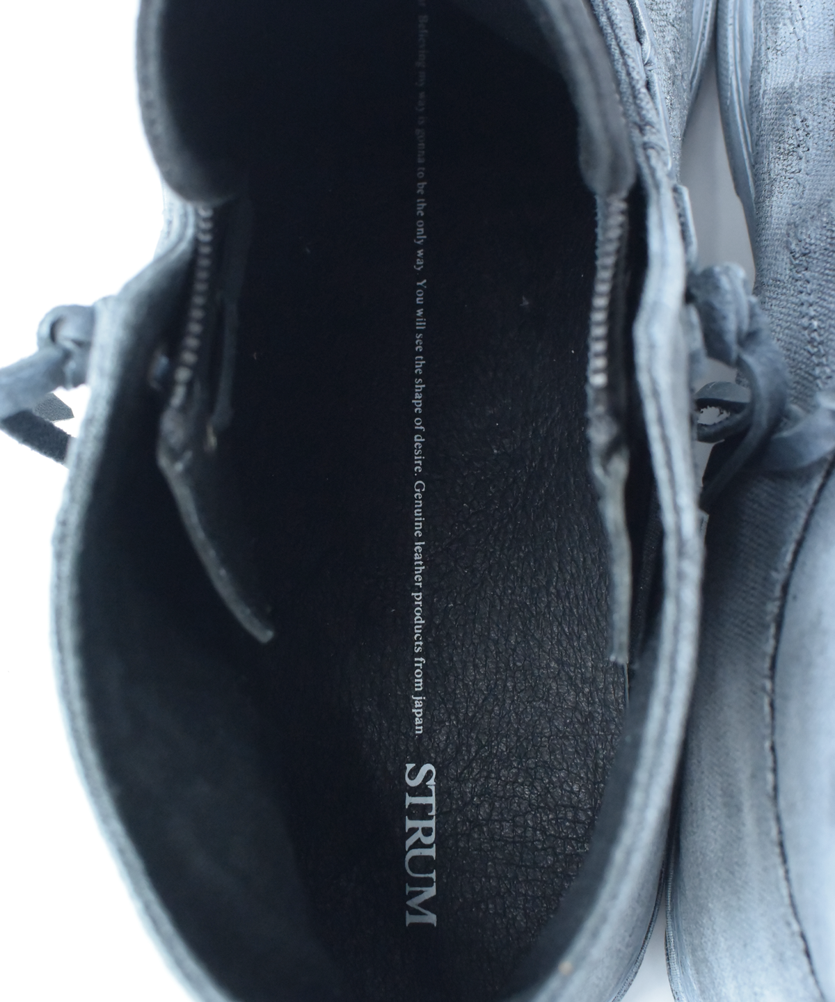 レザージップタン スニーカー BLACK REVOLT 2 / CLOUDY WHITE