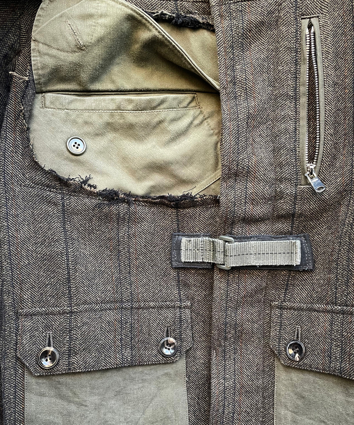 【一点物】タスマニアウール ヘリンボーンストライプ ジャケット × オランダ軍フィールドジャケット × ヴィンテージ ワークパンツ リメイク オーバーサイズジャケット - KHAKI - Lサイズ相当