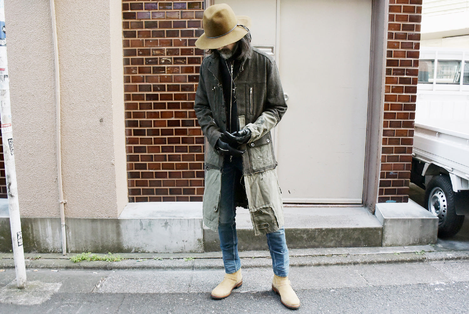 Load image into Gallery viewer, [One-of-a-kind item] Remake Chester coat / KHAKI / L size